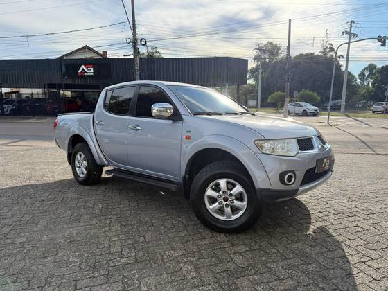 MITSUBISHI L200 TRITON 3.5 HPE 4X4 CD V6 24V FLEX 4P AUTOMÁTICO